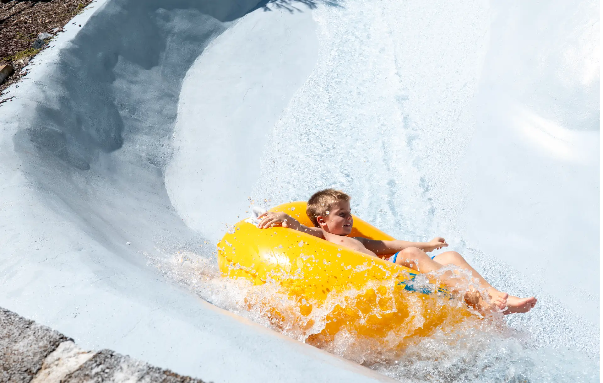 Raging Rapids - Wet n Wild Emerald Pointe