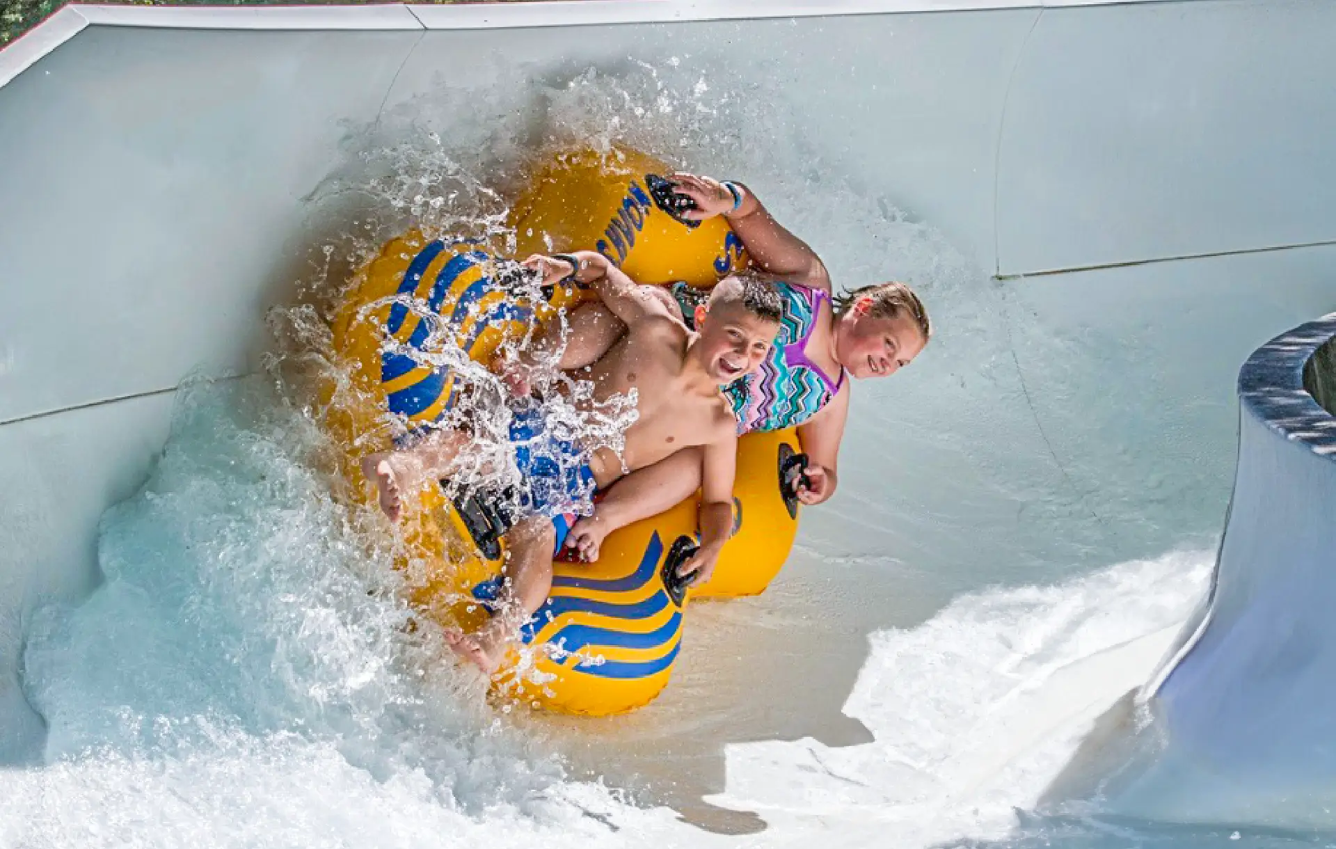 Water Slice Raft Runaway Raft Water Slide | Wet N Wild Emerald Pointe